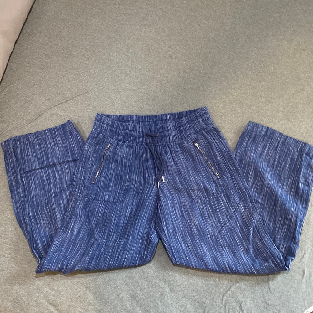 Athleta Cabo Linen wide leg pants - great for warm weather winter vacay
